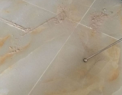 新都瓷砖空鼓维修公司分享粘合剂选择不当在瓷砖铺贴过程中可能导致以下问题